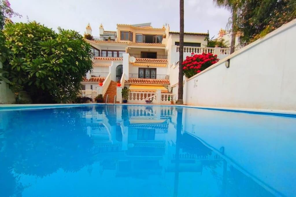 Beautiful 2 Bedroom In Calle Carabeo, Нерха Екстериор снимка
