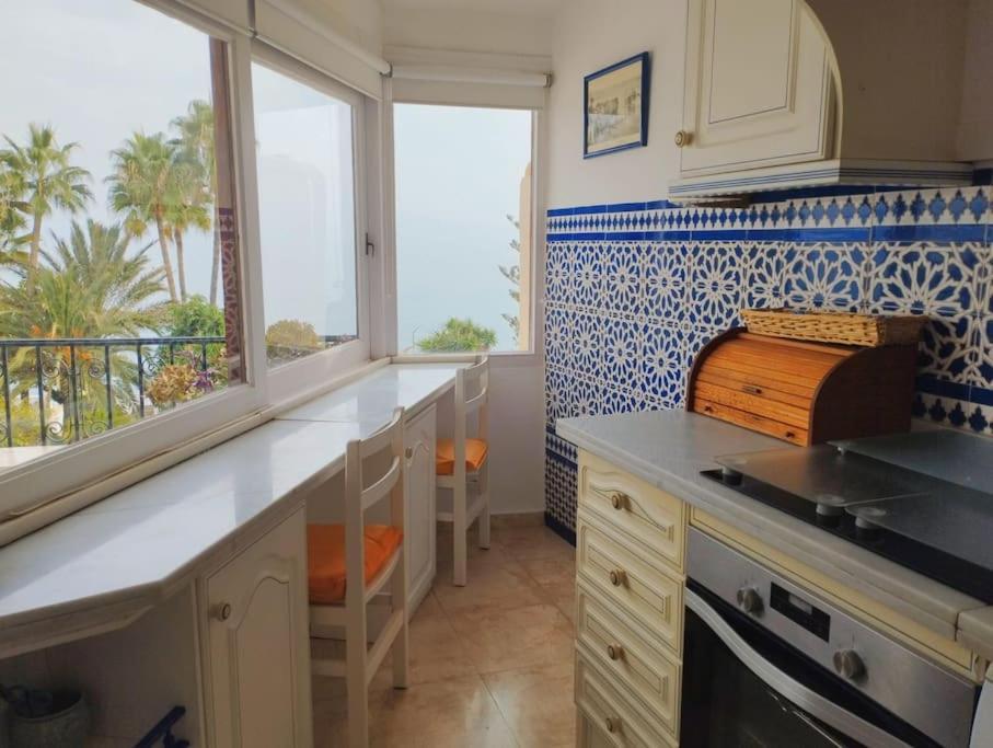 Beautiful 2 Bedroom In Calle Carabeo, Нерха Екстериор снимка